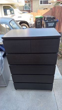 Black 5-Drawer Dresser Chest