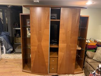 Italian Entertainment Hutch Tv Stand 