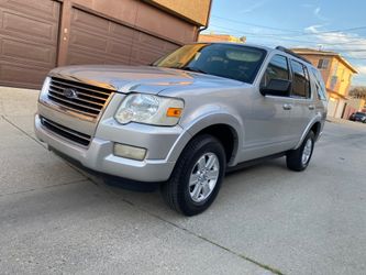 2010 ford explorer XLT