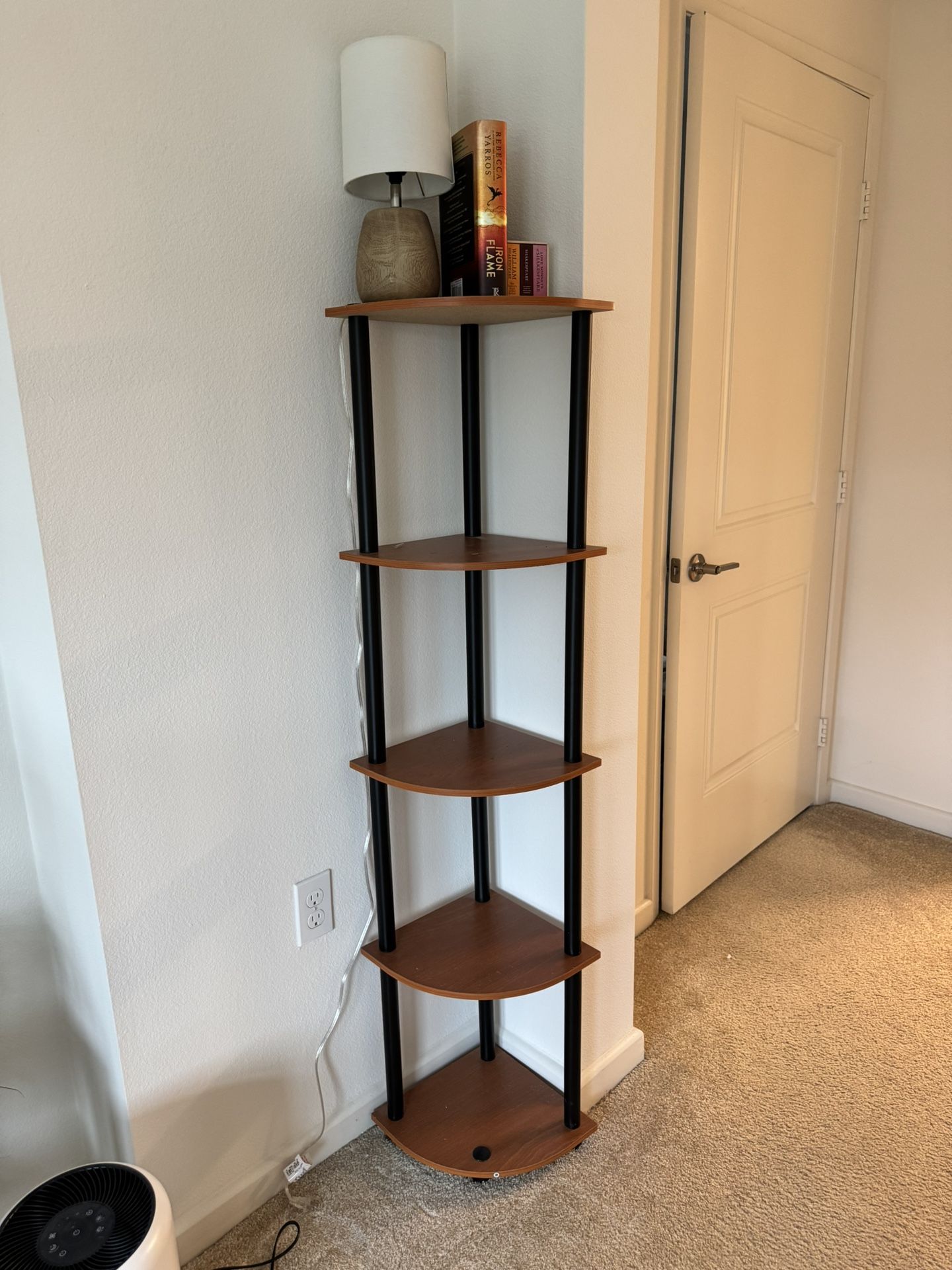 Corner Stand