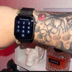 Apple Watch SE 40mm W/ GPS 