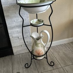 Vintage Style Wash Stand