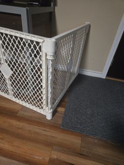 Kids play yard - fence