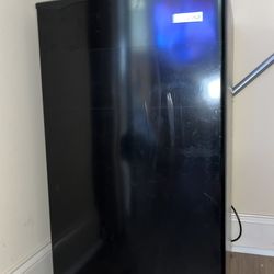 Igloo Small Fridge