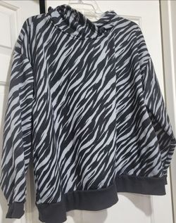 Just Be... Black / Gray Hoodie Sweatshirt Women's Size Animal Print 3X