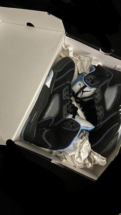 Jordan 5 Retro Black University Blue (2026)