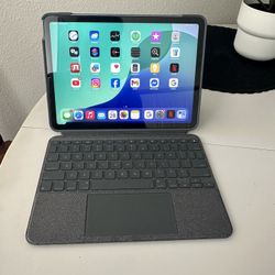 iPad  Air 4 Gen With Case N Keyboard 