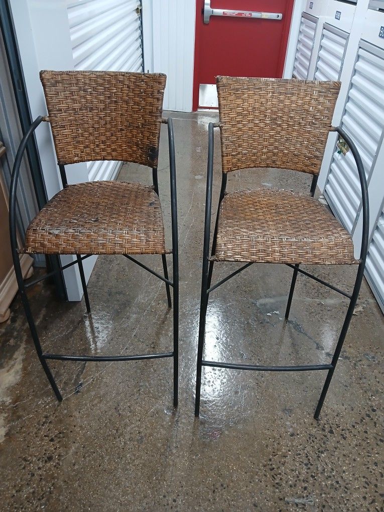 2 Matching Chairs