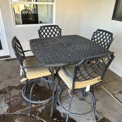 Outdoor Patio Table And  4 Chairs  Bar Height