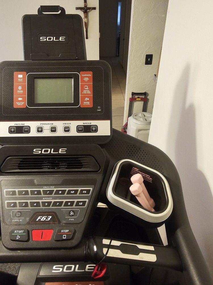 Treadmill Sole F63