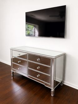 Mirrored 6-Drawer Dresser with Crystal Knobs