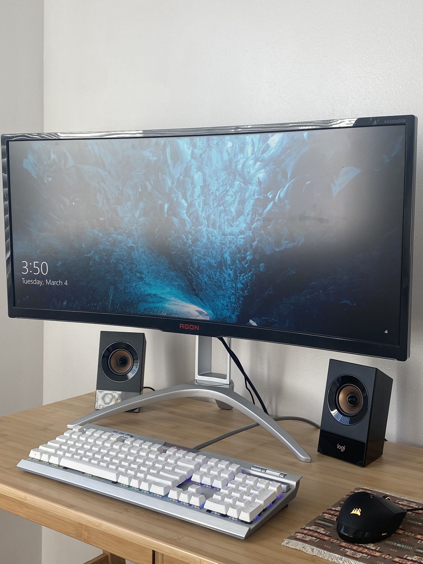 Gaming PC w/Monitor & Accessories