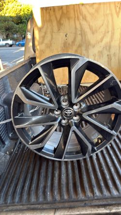 Toyota rim