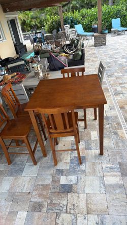 Cherry Wood Table With 4 Chairs