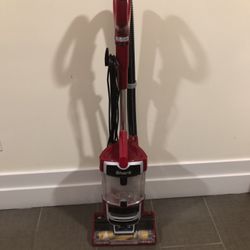 Shark ZU561 Navigator Lift-Away Speed Self Cleaning Brushroll Lightweight Upright Vacuum