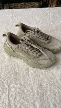 Vans UltraRange NEO VR3 Mono Sage Green Trail Shoes  Women's sz 8.0 Men’s sz 6.5