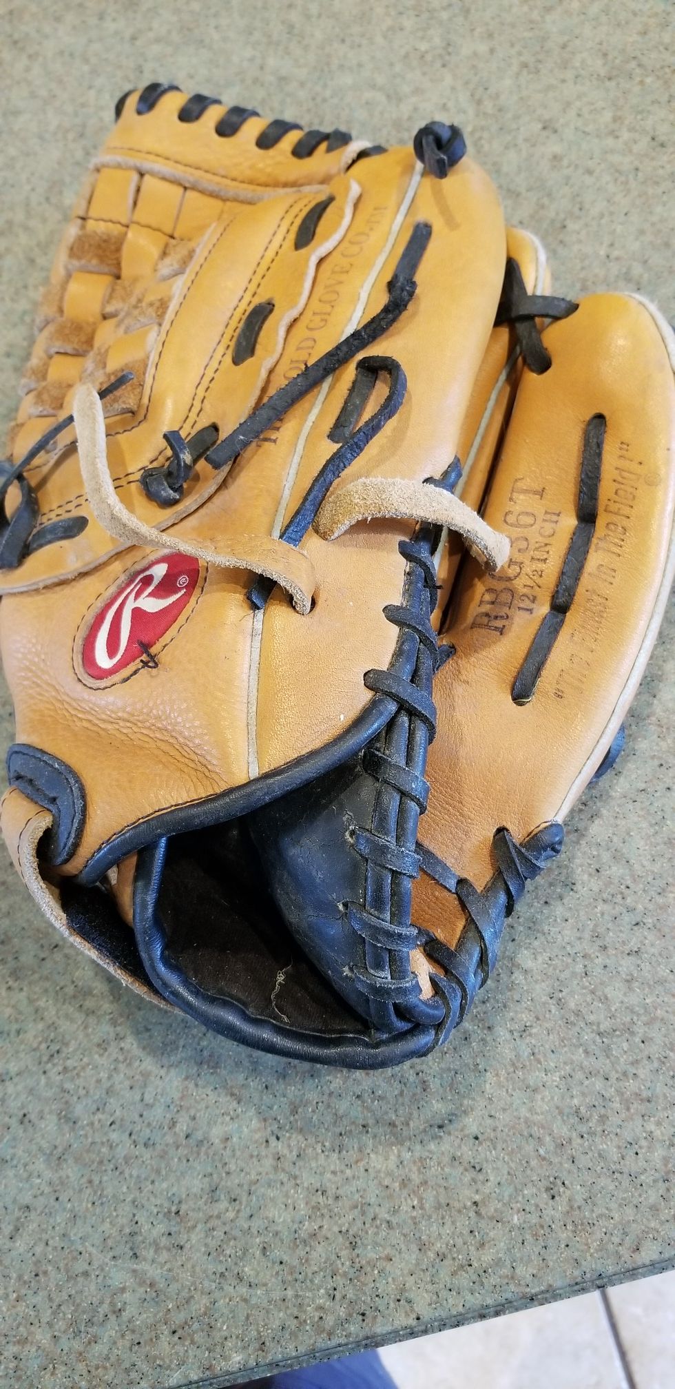 12" Rawlings baseball softball glove