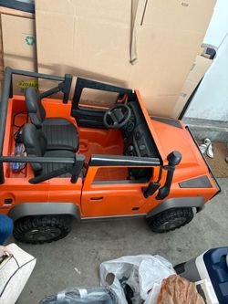 Electric Ride-on Car Land Rover Defender