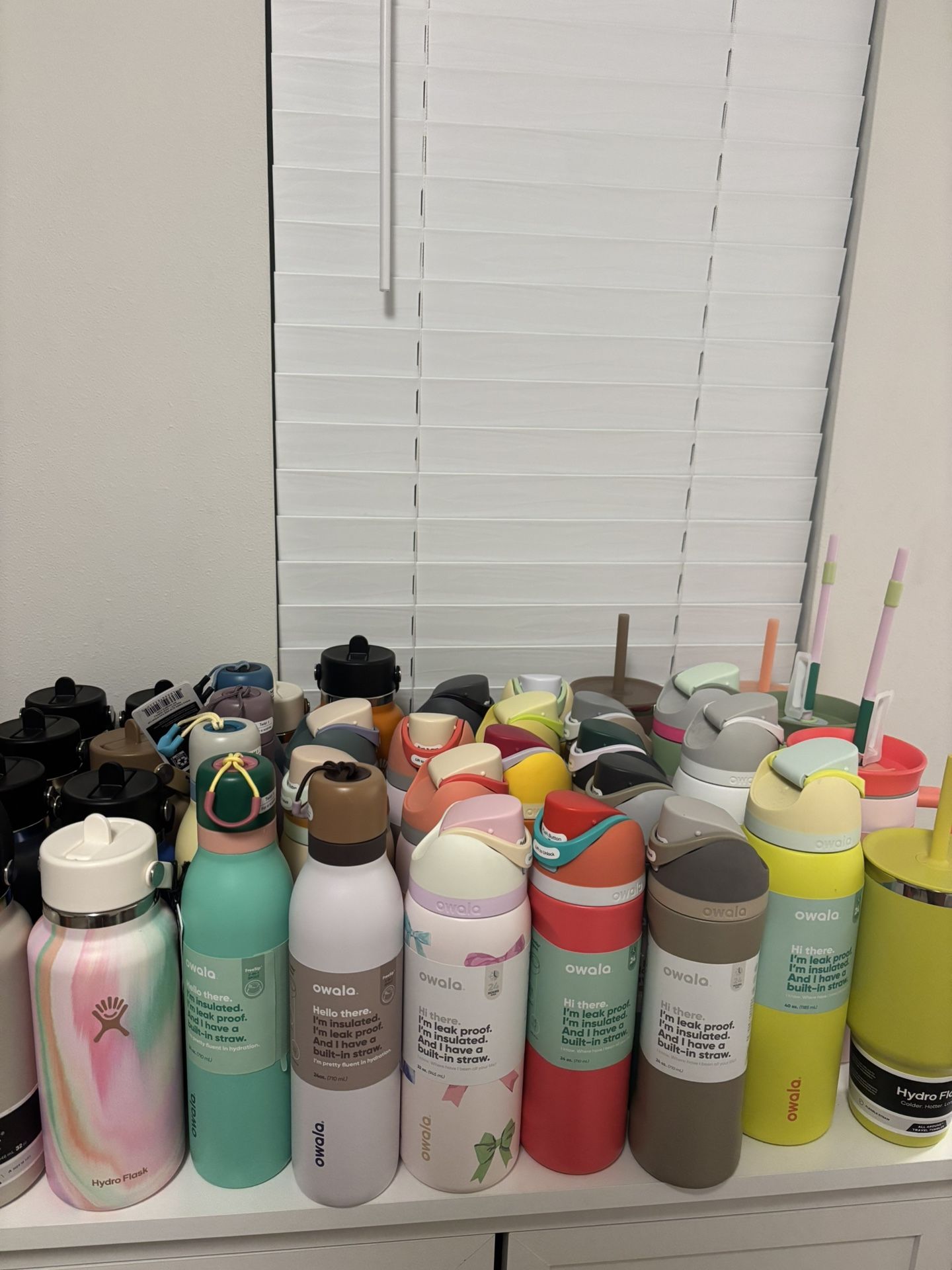 Several Owala & Hydroflask