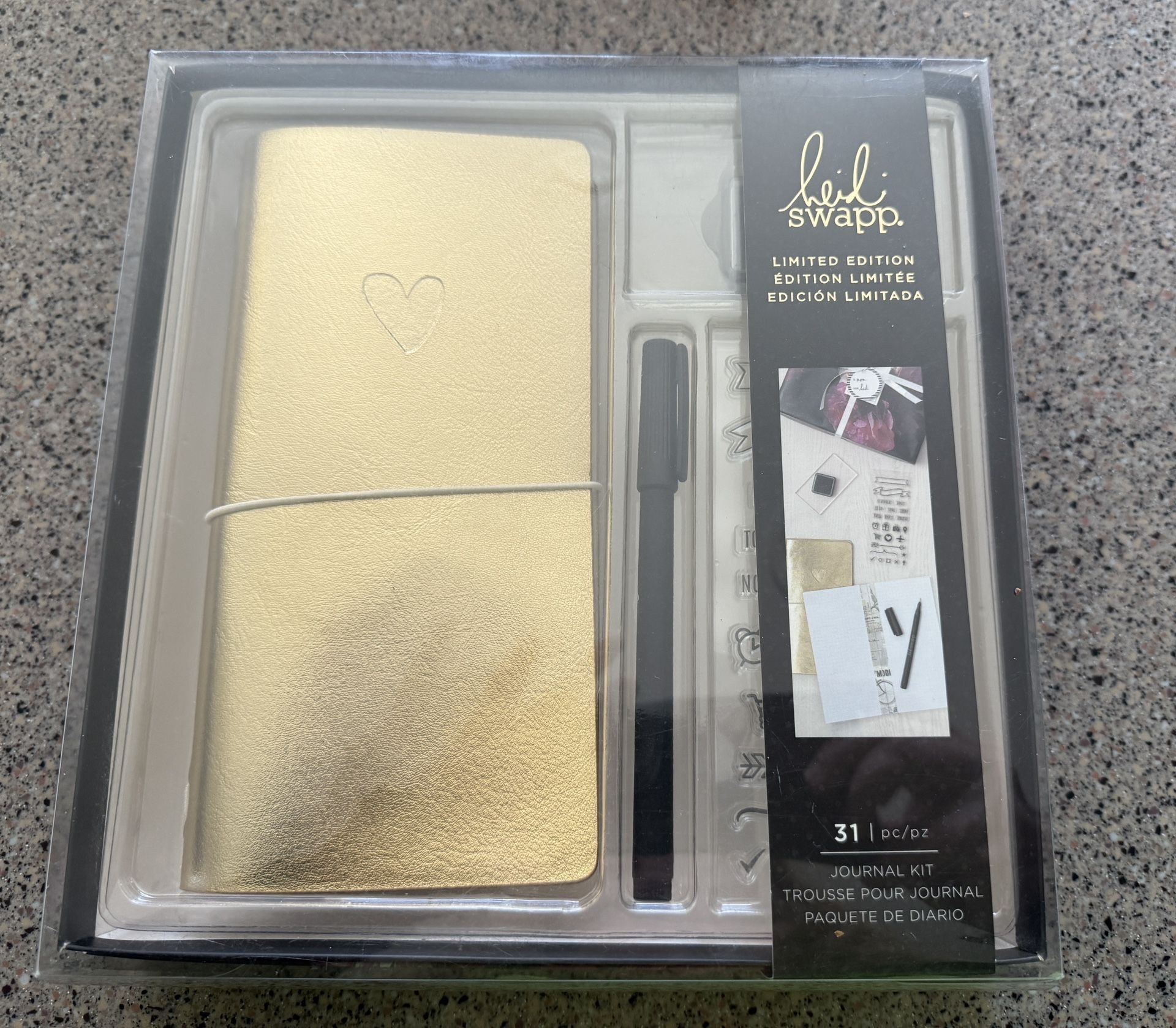 Brand New - Heidi Swapp Journal Kit