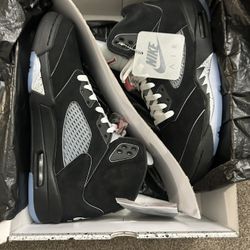 Jordan 5 Black Metallic Re- Imagined 