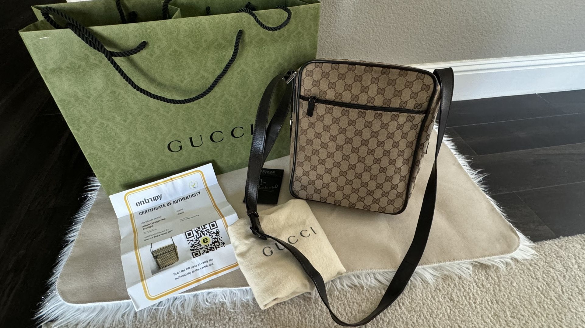 π― Gg Messenger Retail Value $1799 + Tax w/ Authenticity Paper Works