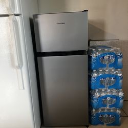 Mini fridge
