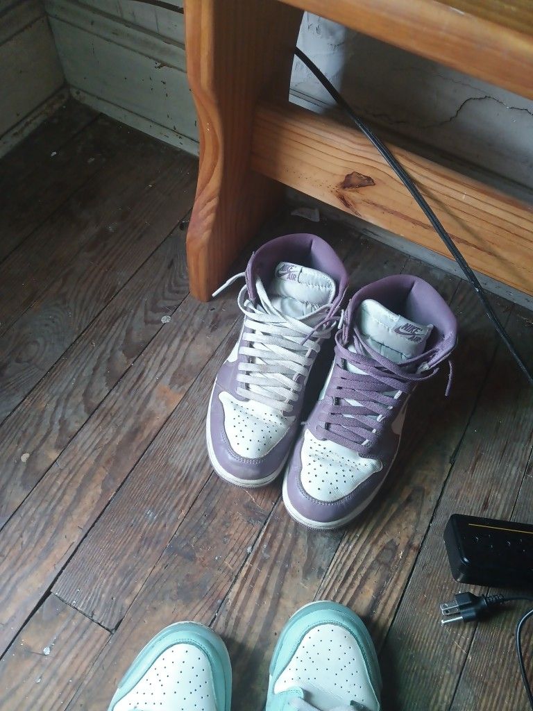 Jordans 1 High Tops Purple And White Size 10