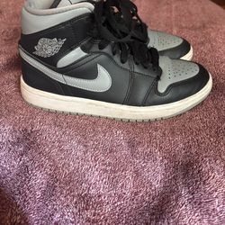 Air Jordan’s shoes size5.5