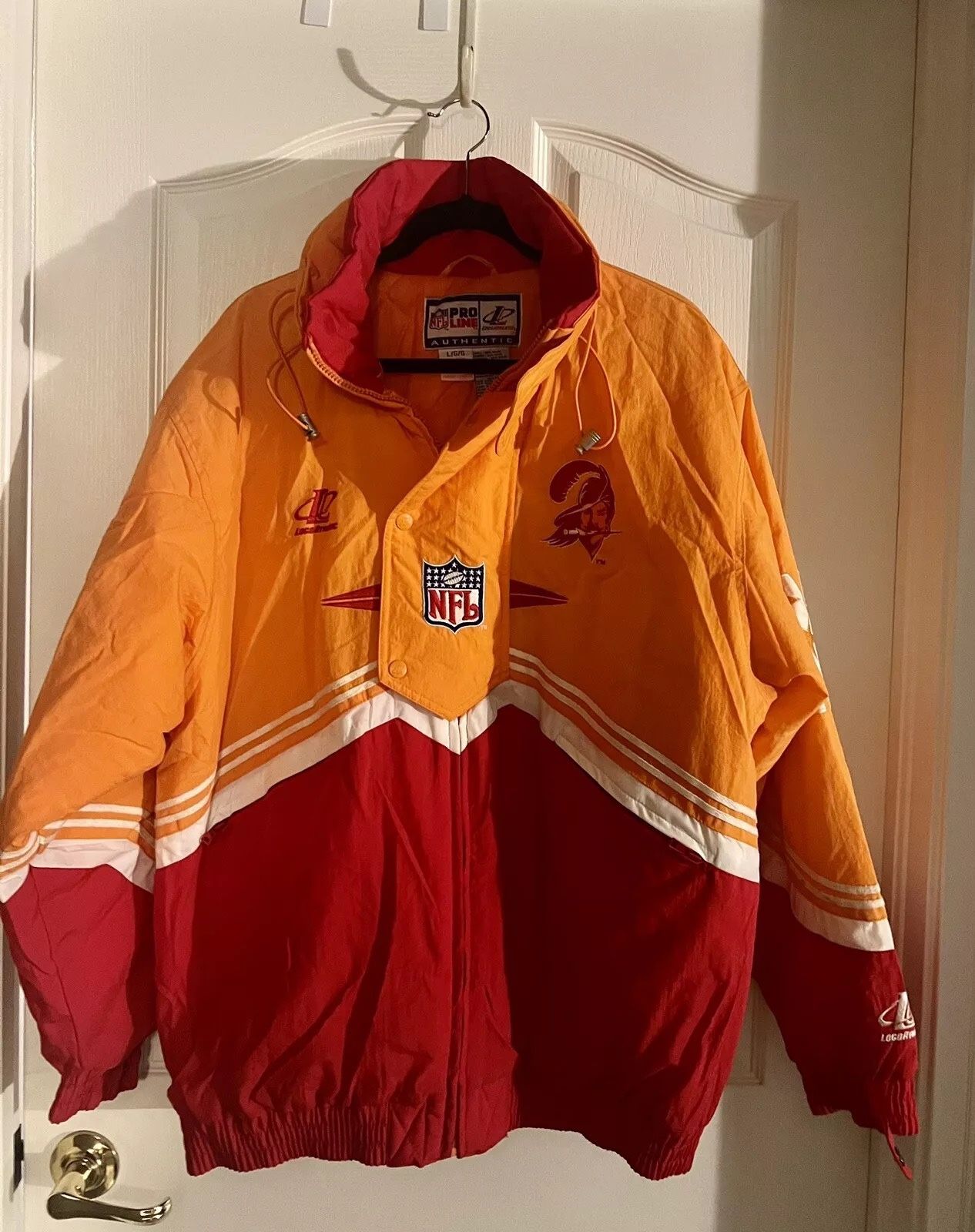 90s NFL Pro Line Tampa Bay Buccaneers Creamsicle Puffy Lined Jacket XL  W/hood