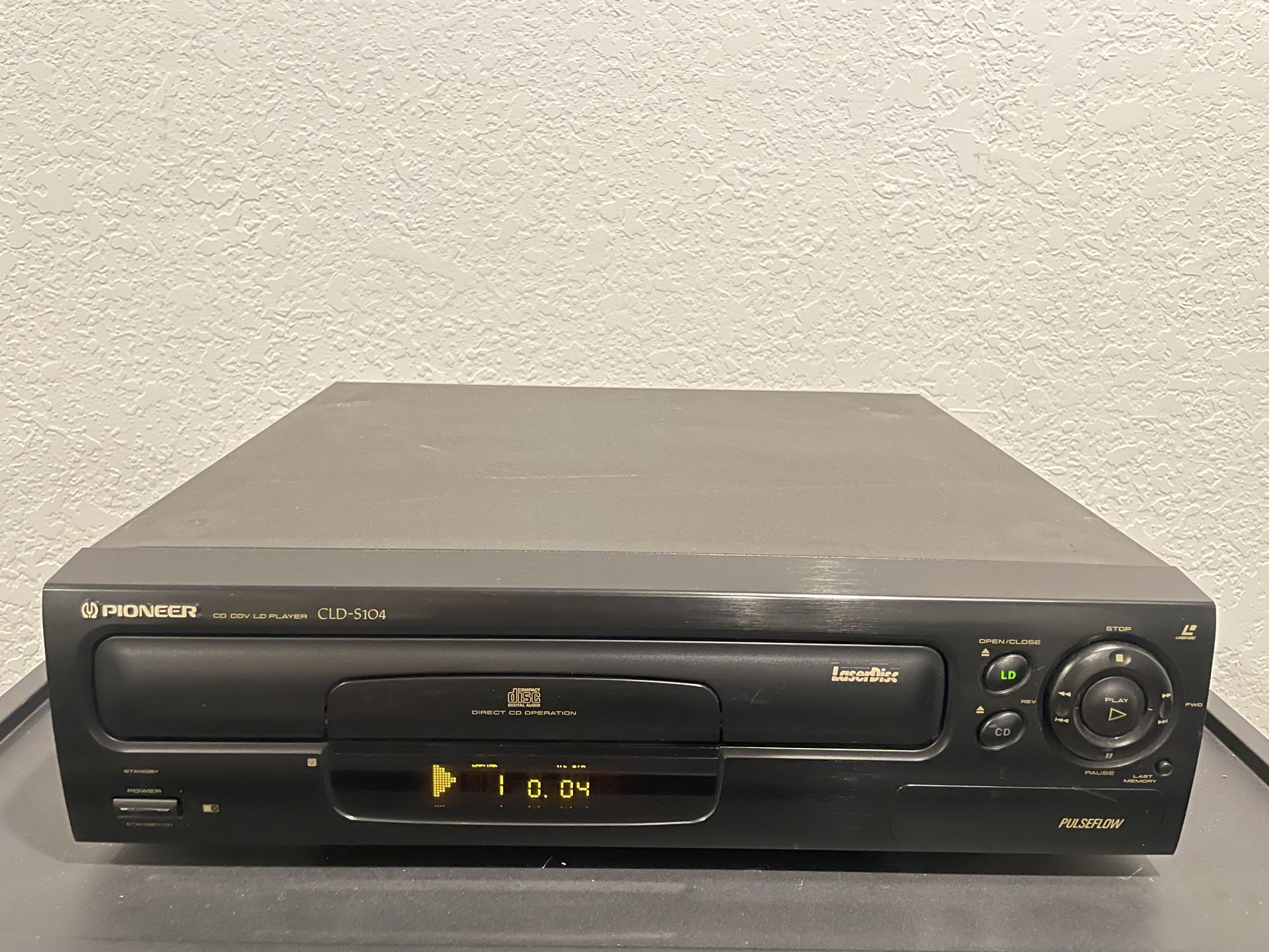 Pioneer CLDS104 CD CDV LD Laserdisc Player for Sale in West Covina, CA
