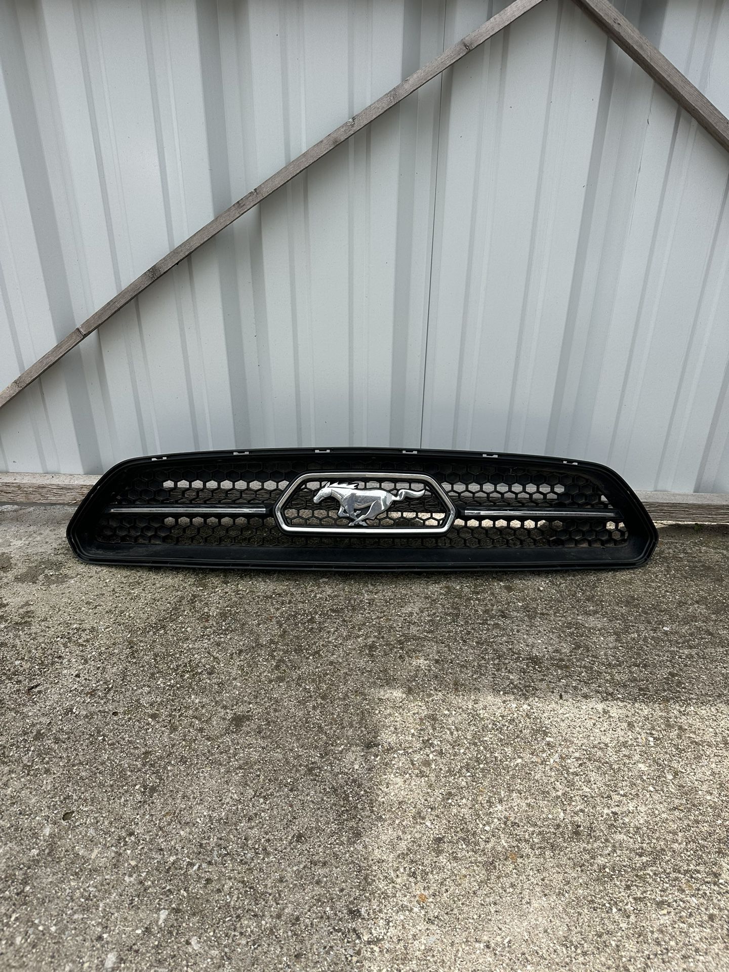 2015-2017 Ford Mustang Grille OEM 