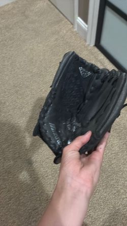Baseball gloves