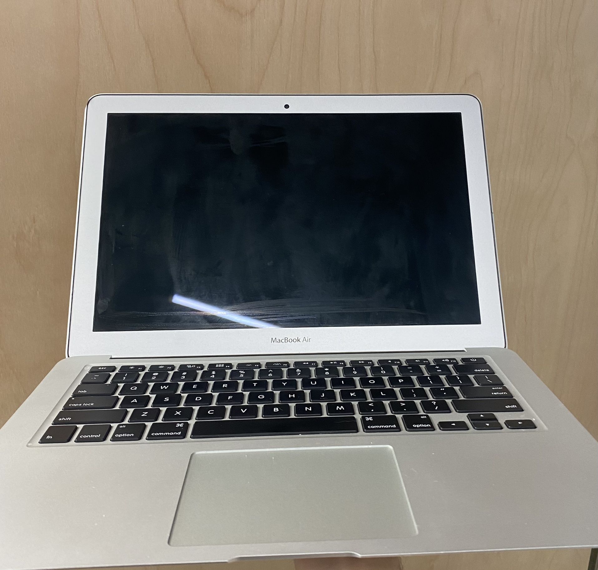 Apple MacBook Air 2017 256GB Unlocked
