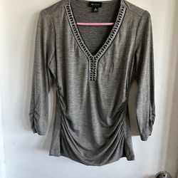 Women’s Tops/Shirts Size M (2 @ $1)Group 2