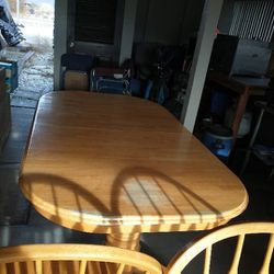 6ft. Dining Room Table With 6 Chairs And Two Butterfly Leafs 