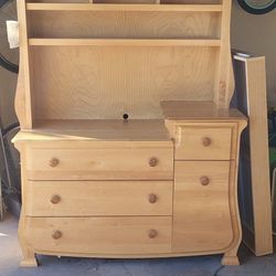 Matching Crib And Dresser/changing Table
