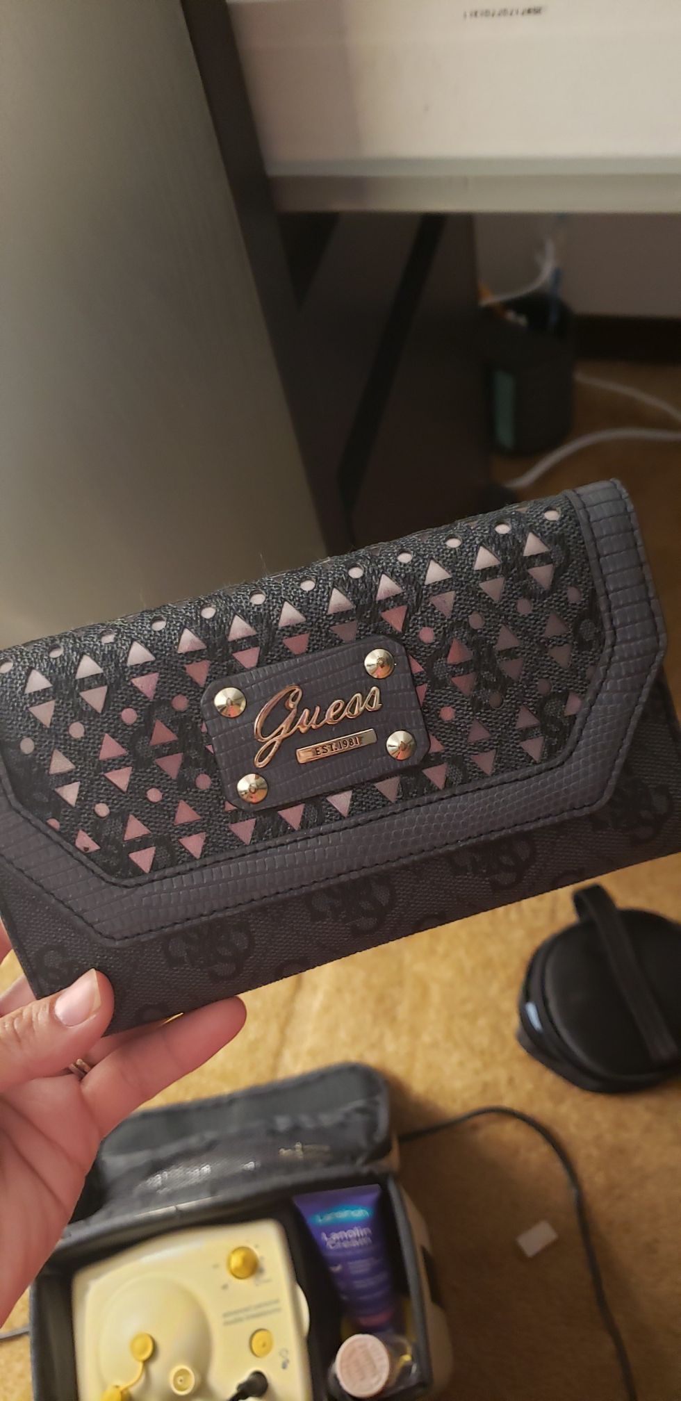 Guess wallet good condition