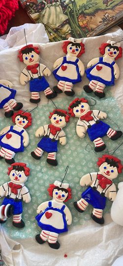 Raggedy Ann and dolls