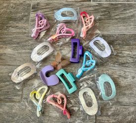 Assorted Hair Claw Clip Bundle - 16 Pieces ✨