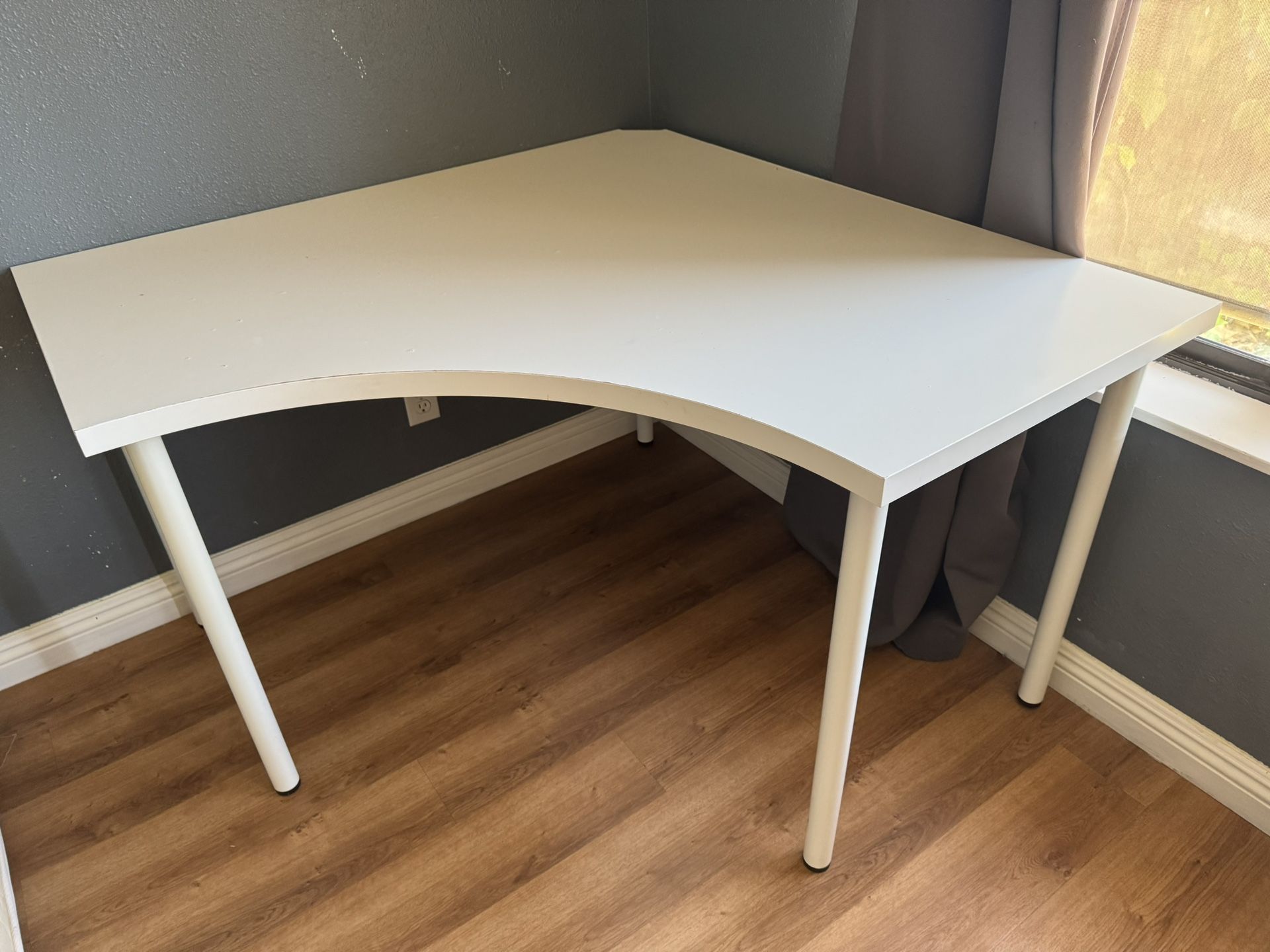 White Corner Desk