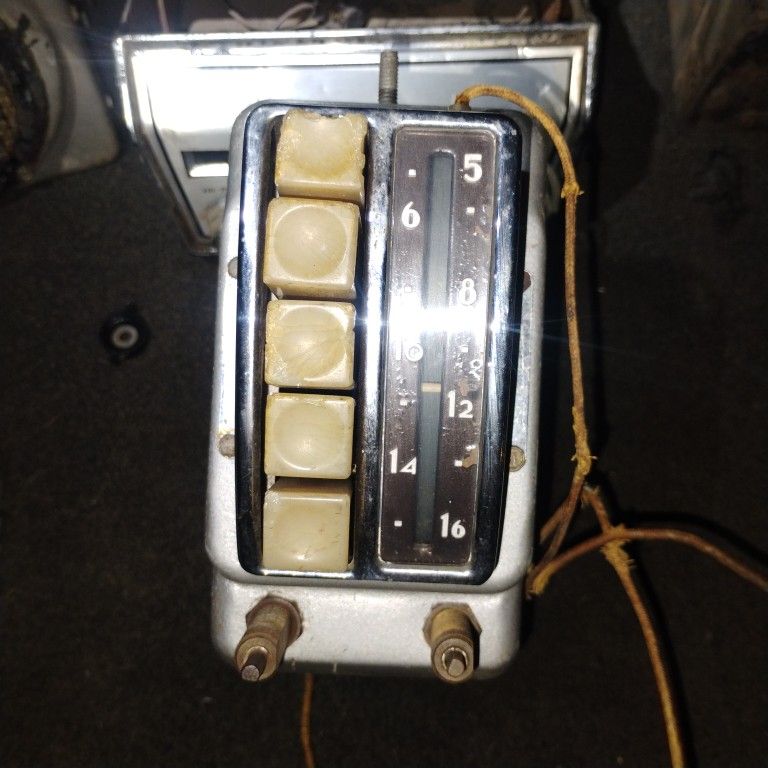 1949' Original Chevy Radio