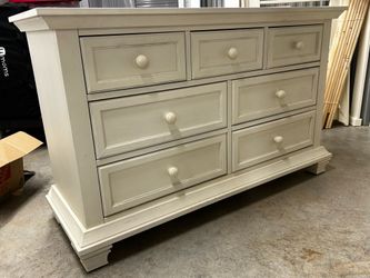 7-Drawer Dresser + Full Size Bed Frame + Crib
