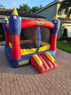 9x11 Castle Bounce House