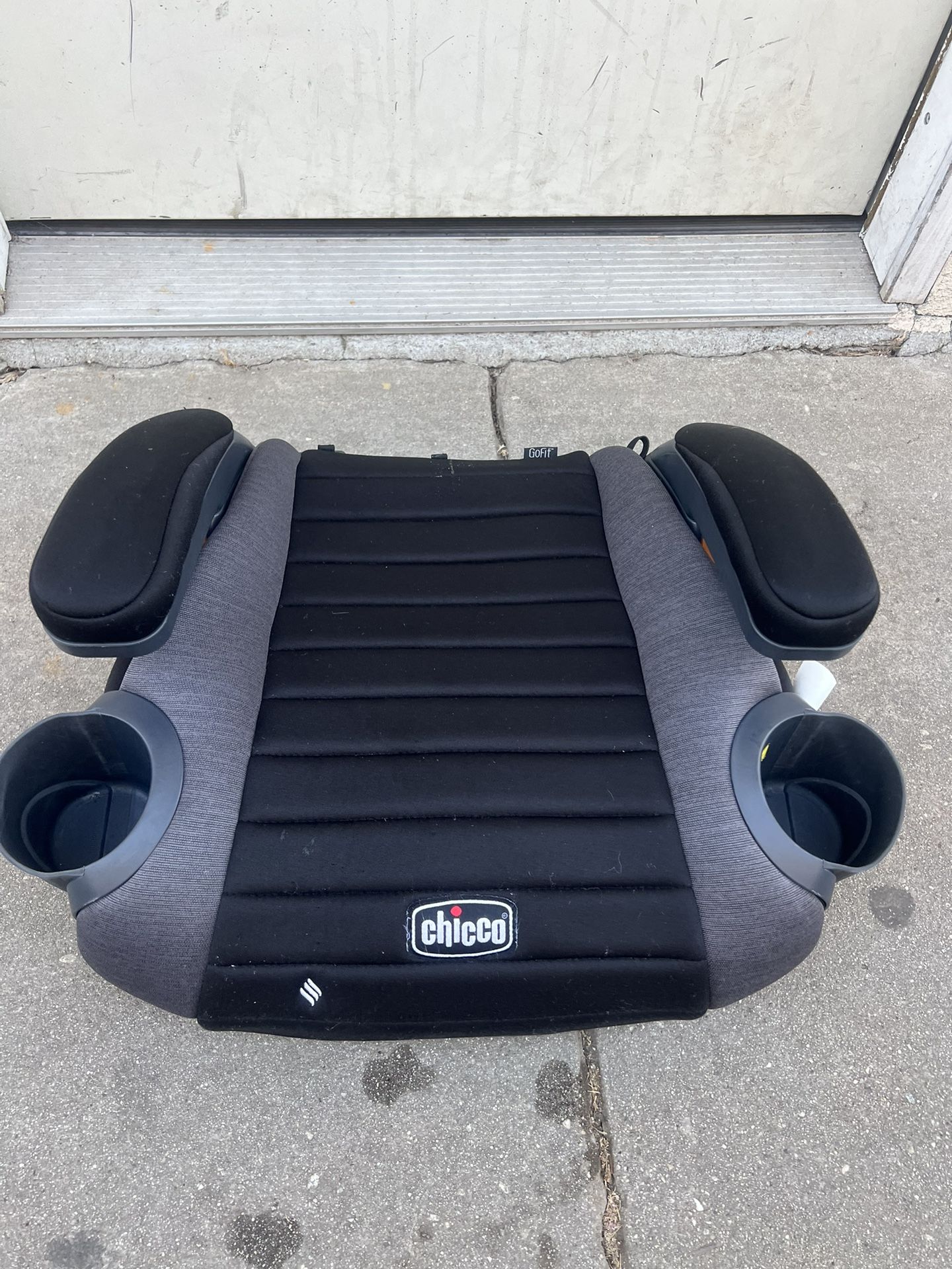 CHICCO GOFIT BOOSTER SEAT