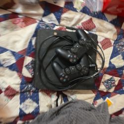 Ps4 Used With 2 Controlers