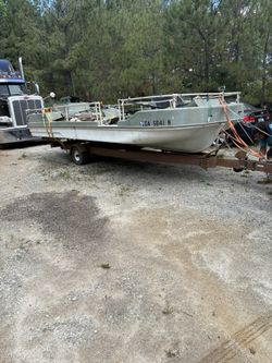 18FT Boat For Sell As-is) W/ Trailer 