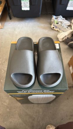 Adidas Yeezy Slide 9 US