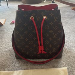 Louis Vuitton NeoNoe MM Poppy for Sale in Milton, FL - OfferUp