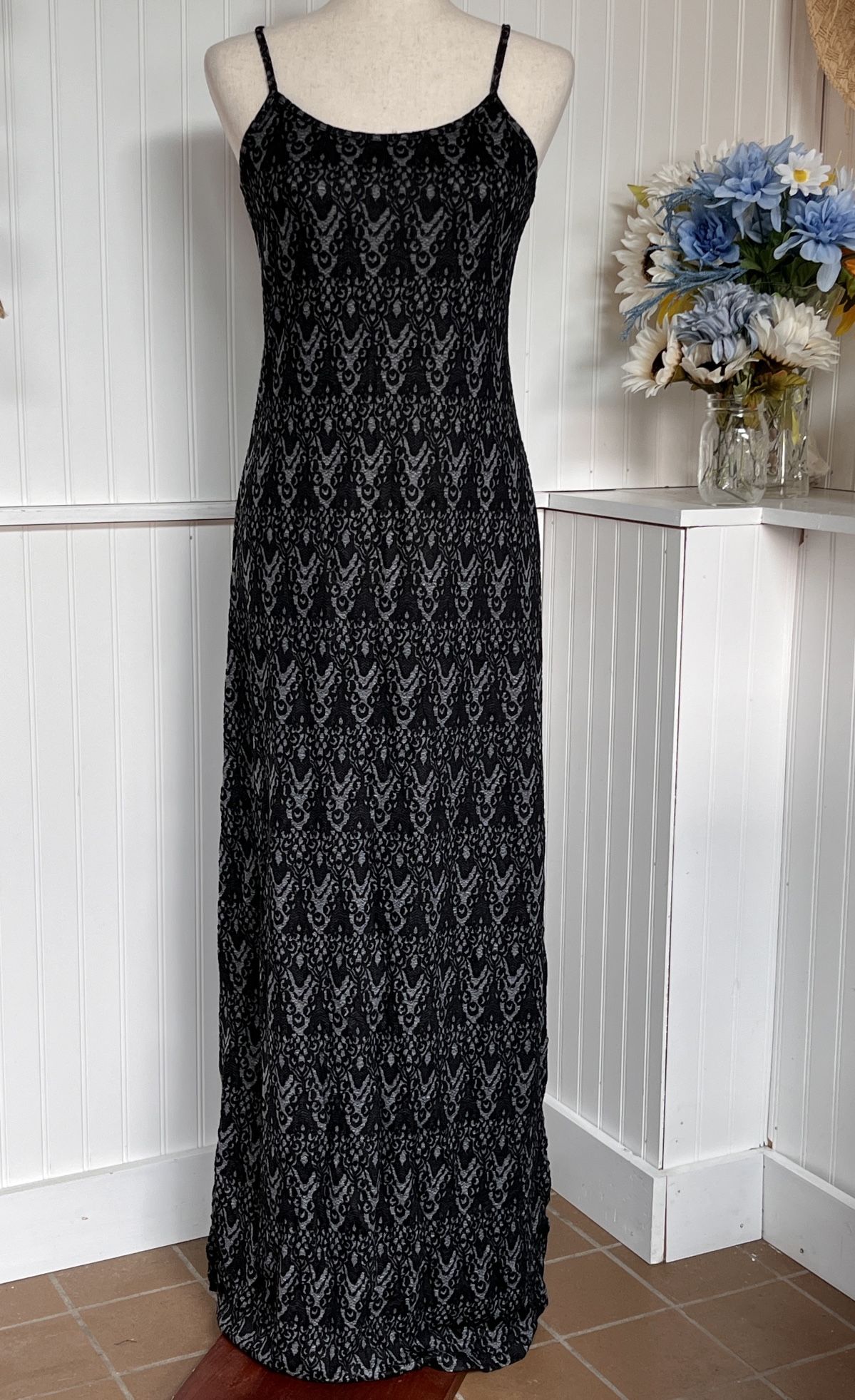 Spaghetti (nonadjustable,) Strap Black & Grey Maxi Dress